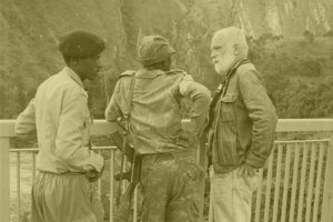 Jean Chatain avec deux combattants du FPR